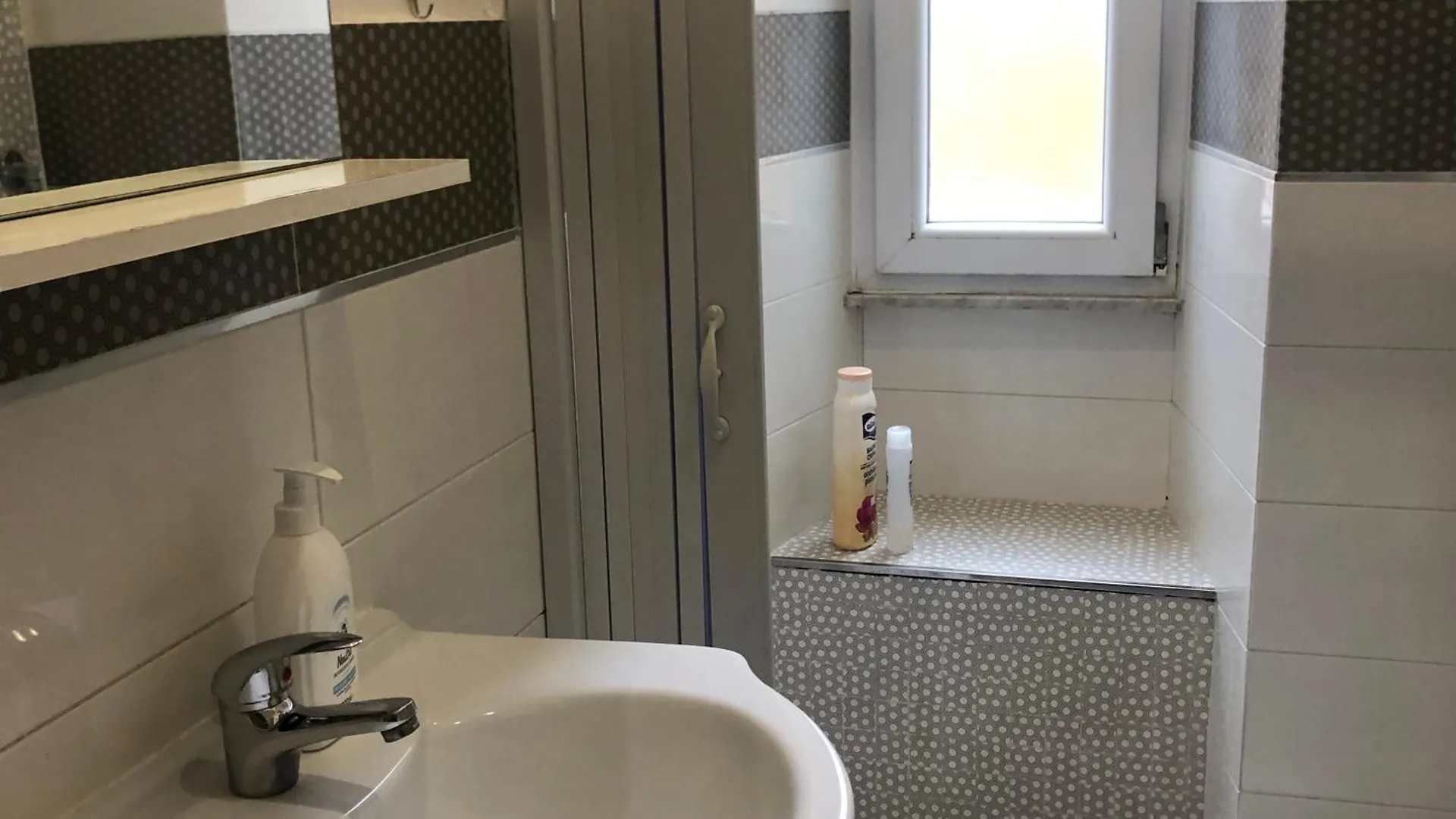 Colibri Apartment Rome