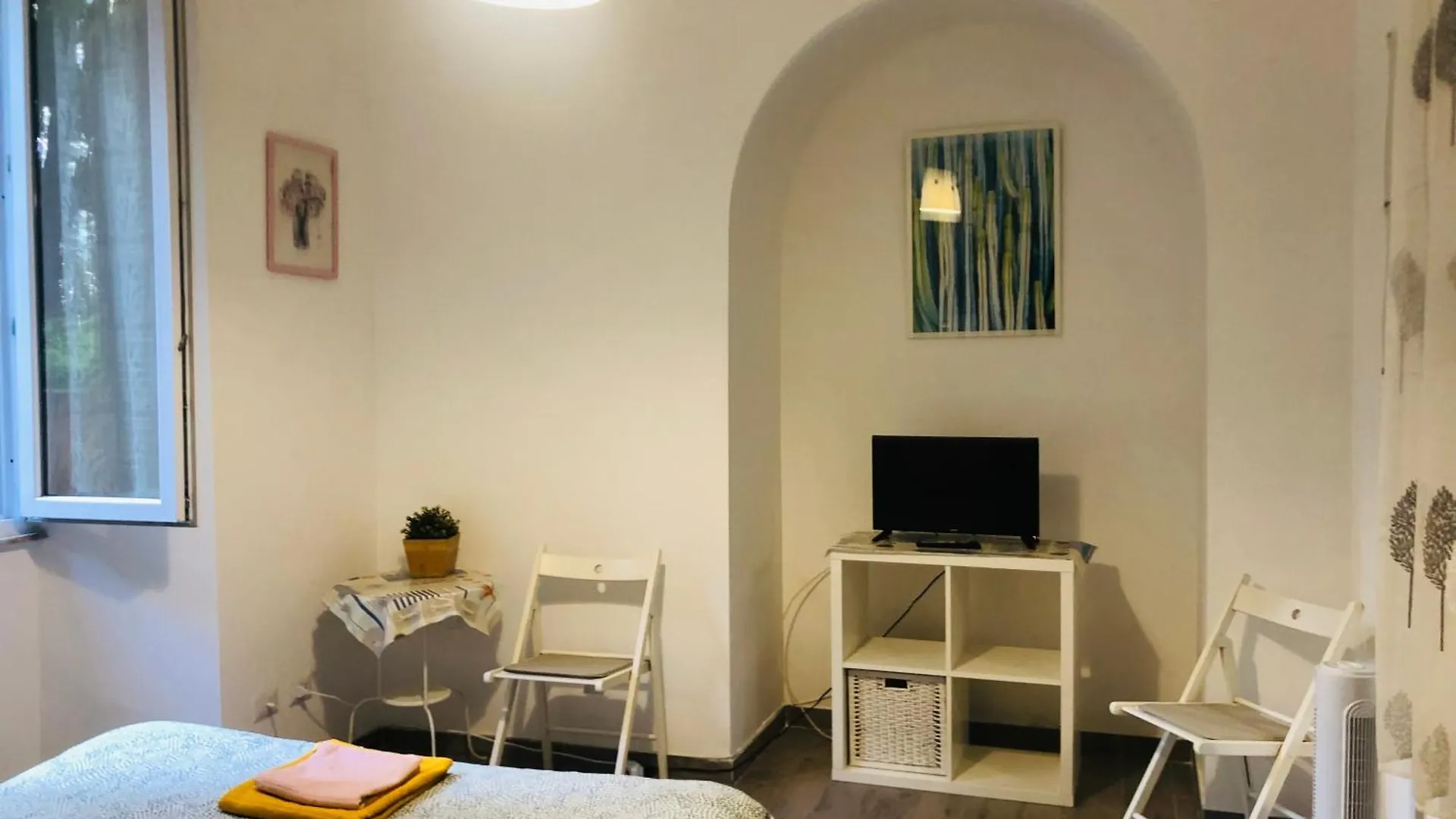 Colibri Apartment Rome 0*,